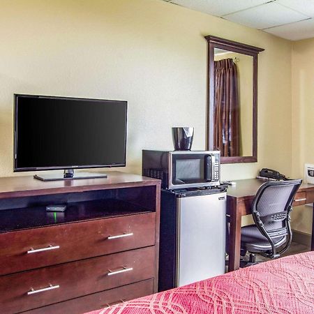 Econo Lodge Нюпорт Екстериор снимка