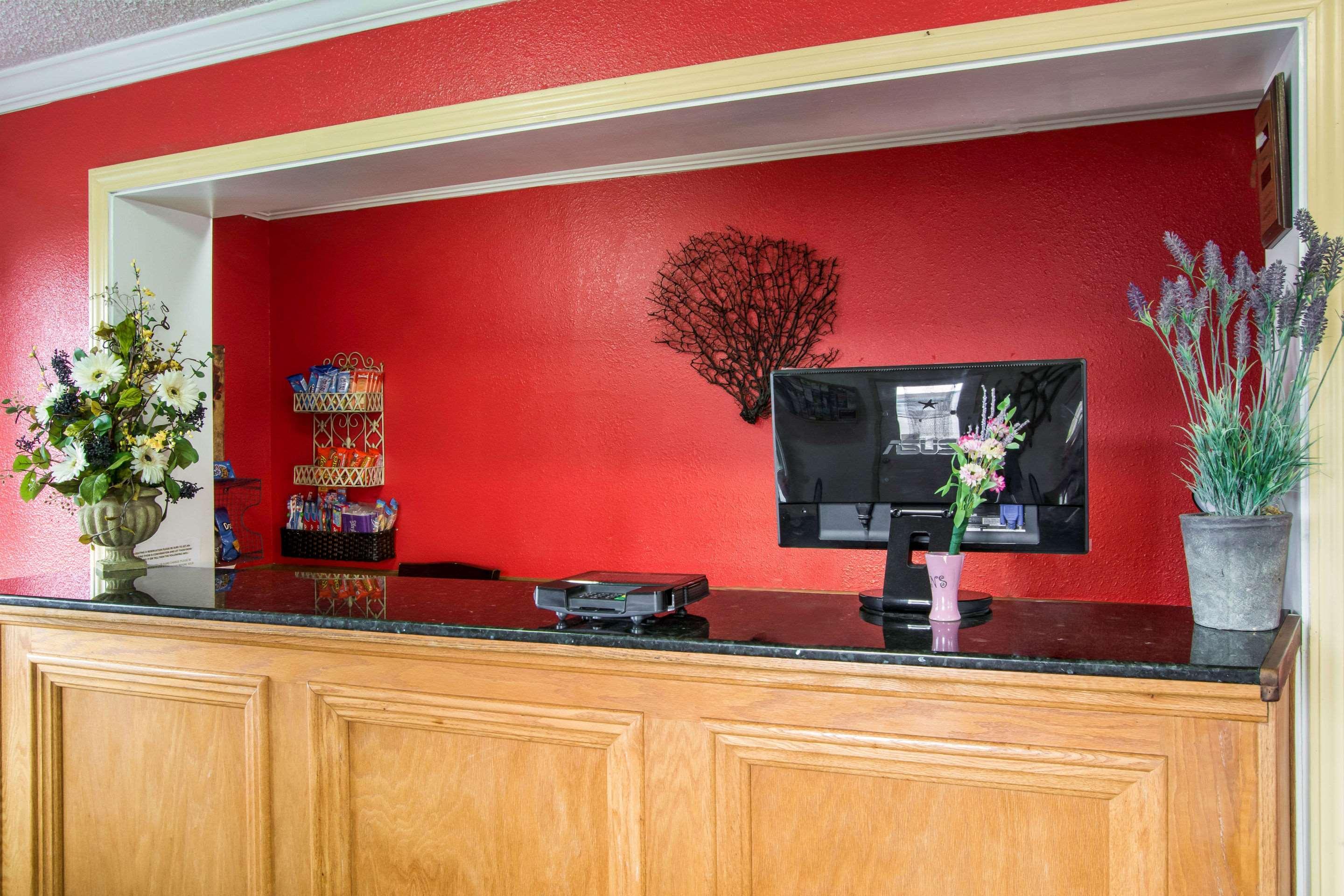 Econo Lodge Нюпорт Екстериор снимка