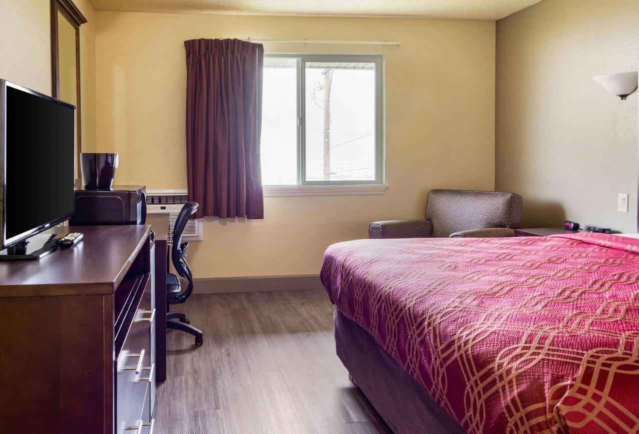 Econo Lodge Нюпорт Екстериор снимка