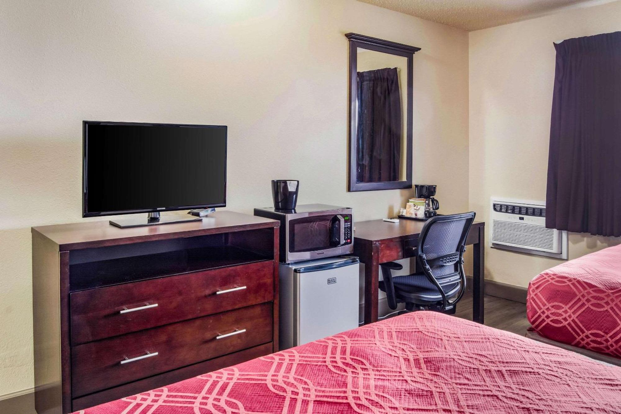 Econo Lodge Нюпорт Екстериор снимка