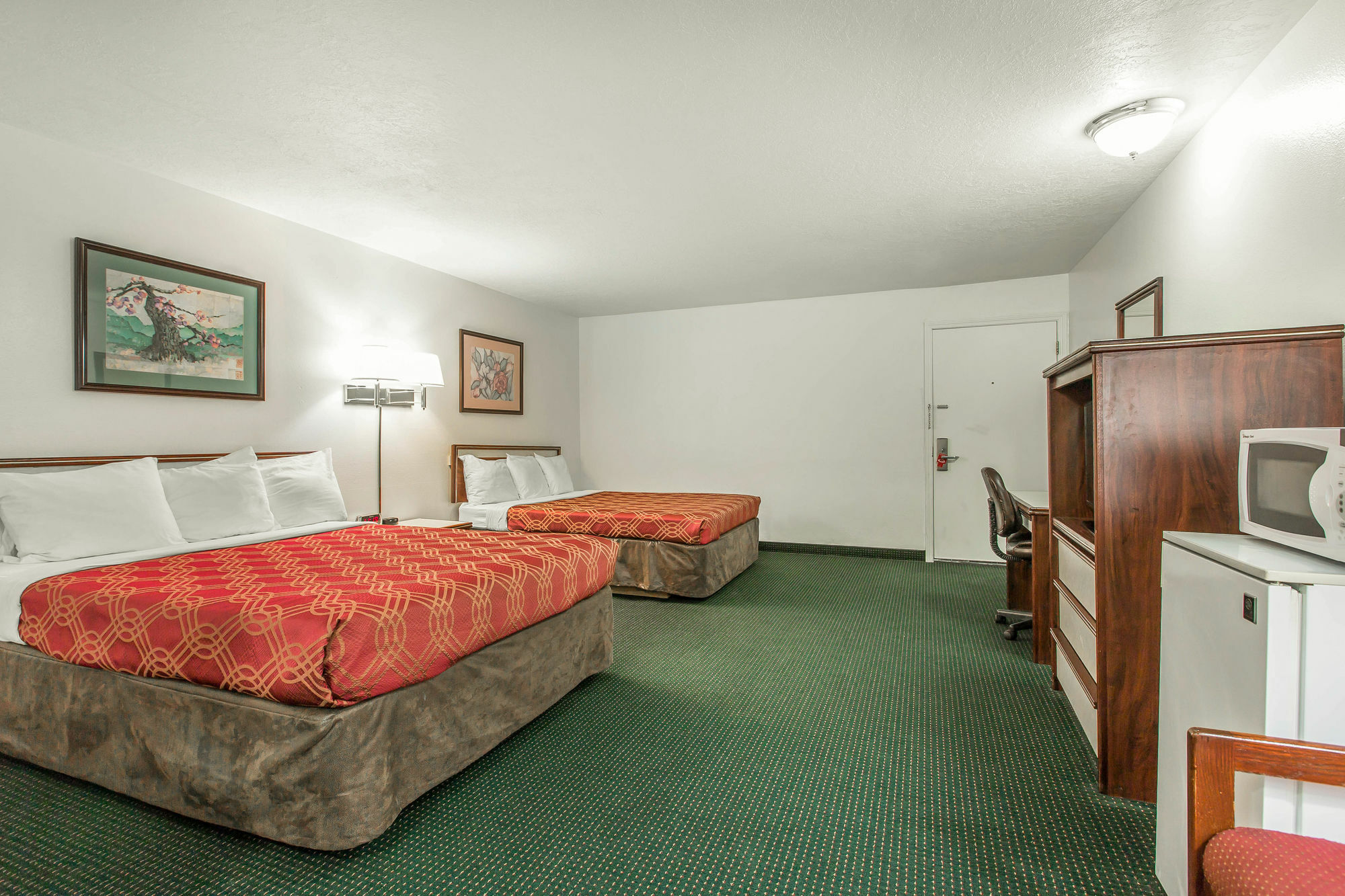 Econo Lodge Нюпорт Екстериор снимка