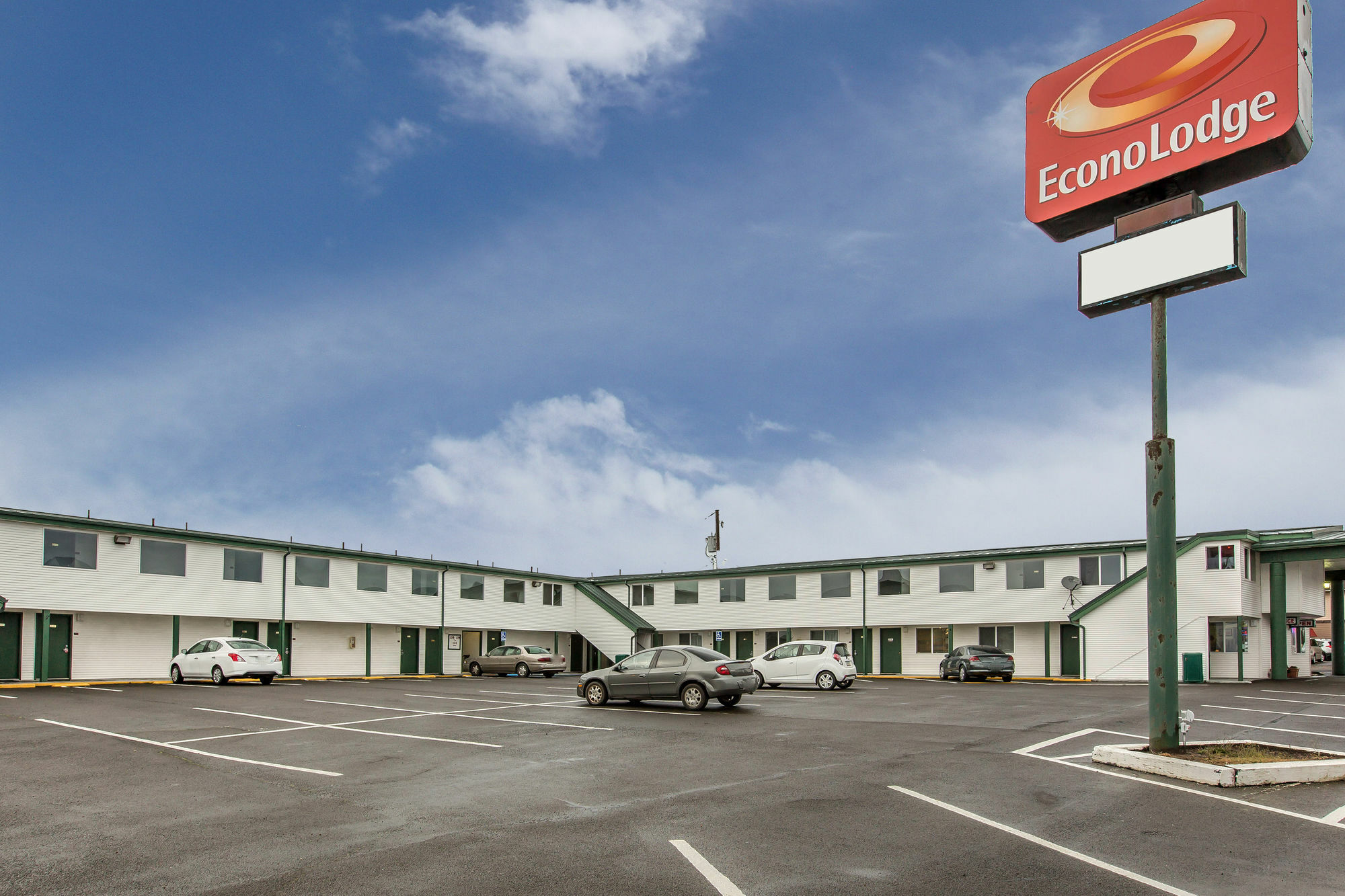 Econo Lodge Нюпорт Екстериор снимка